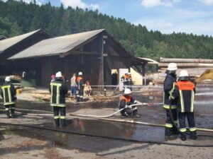 100_0005-300x225 Brand Fahrzeug Kainzmühle