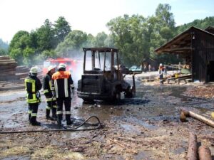 100_0009-300x225 Brand Fahrzeug Kainzmühle