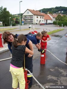 100_0239-1-225x300 Verein macht Schule