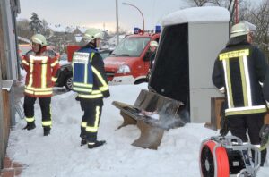 1486112513_3-300x198 Feuer im Bauhof Tännesberg