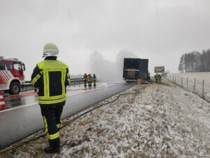 1583495349_2-300x225 Brand LKW A6 in Fahrtrichtung Vohenstrauß