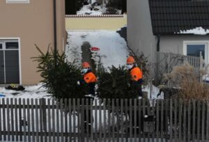 1650539285_7-300x204 Christbaumsammelaktion 