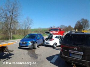 20150420_101322-300x225 Fahrbahnreinigung nach VU B22 / Kreuzung Schnegelmühle