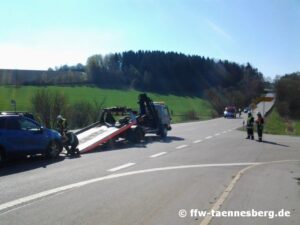 20150420_101427-300x225 Fahrbahnreinigung nach VU B22 / Kreuzung Schnegelmühle