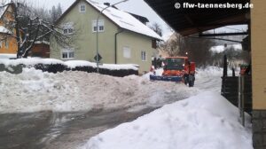 28122010008-300x168 Verkehrsabsicherung für Winterdienst Tännesberg