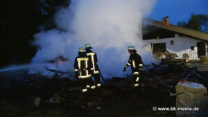 6-300x169 Nächtliches Feuer vernichtet Holzschuppen Gutenfürst, Ldk. SAD