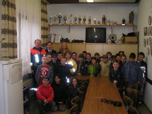 Besuch-der-3-Klasse-Am-10.05.04-4 Besuch der 3. Klasse der Volksschule Tännesberg im Rahmen der Brandschutzerziehung