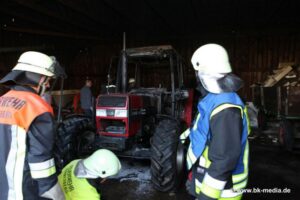 bild15-1-300x200 Traktor geht im Geräteschuppen in Flammen auf Döllnitz
