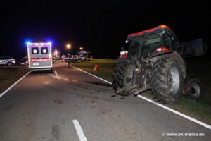 bild17-300x200 Auto kommt auf die Gegenfahrbahn und kollidiert dort mit Traktor SAD 35 / Lampenricht - Bernhof