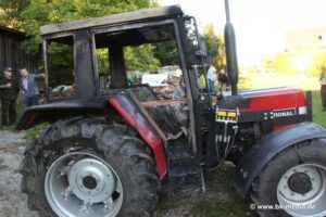 bild20-300x200 Traktor geht im Geräteschuppen in Flammen auf Döllnitz
