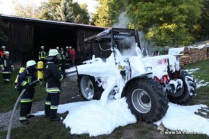bild21-300x200 Traktor geht im Geräteschuppen in Flammen auf Döllnitz
