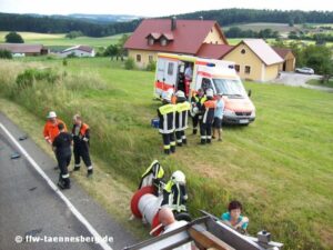 k800_100_1132-300x225 THL, Verkehrsunfall B22 / Großenschwand