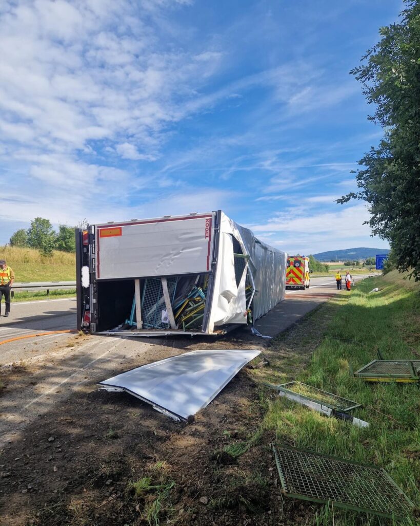 feuerwehr_taennesberg__2024-07-30T204630.000Z_1-819x1024 THL 4 Verkehrsunfall LKW A6