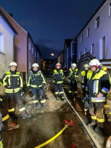 IMG-20250114-WA0013-225x300 Einsatzübung Wohnungsbrand