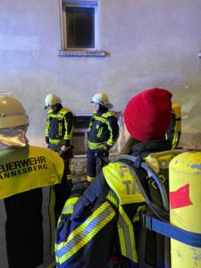 IMG-20250114-WA0017-225x300 Einsatzübung Wohnungsbrand