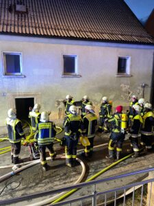 IMG-20250114-WA0018-225x300 Einsatzübung Wohnungsbrand