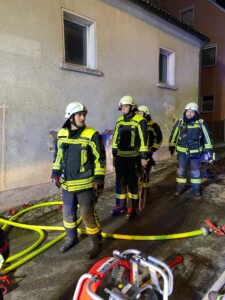 IMG-20250114-WA0020-225x300 Einsatzübung Wohnungsbrand