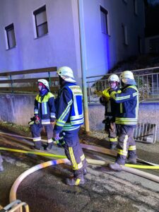 IMG-20250114-WA0025-225x300 Einsatzübung Wohnungsbrand