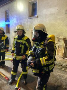 IMG-20250114-WA0027-225x300 Einsatzübung Wohnungsbrand