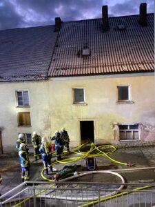 IMG-20250114-WA0031-225x300 Einsatzübung Wohnungsbrand