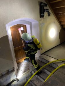 IMG-20250114-WA0046-225x300 Einsatzübung Wohnungsbrand