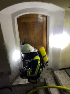 IMG-20250114-WA0049-225x300 Einsatzübung Wohnungsbrand