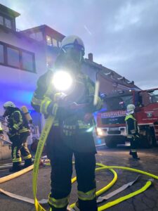 IMG-20250114-WA0056-225x300 Einsatzübung Wohnungsbrand