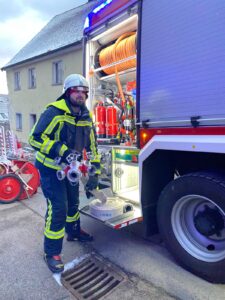 IMG-20250114-WA0060-225x300 Einsatzübung Wohnungsbrand