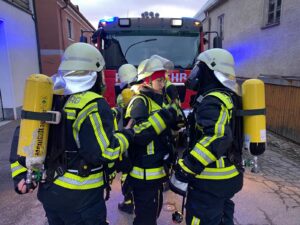 IMG-20250114-WA0066-300x225 Einsatzübung Wohnungsbrand