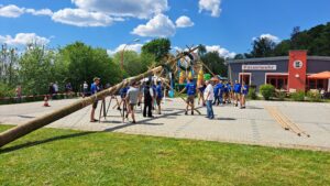 20250501_141117-300x169 Feuerwehr Tännesberg stellt Maibaum auf