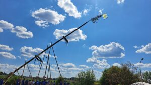 20250501_143254-300x169 Feuerwehr Tännesberg stellt Maibaum auf