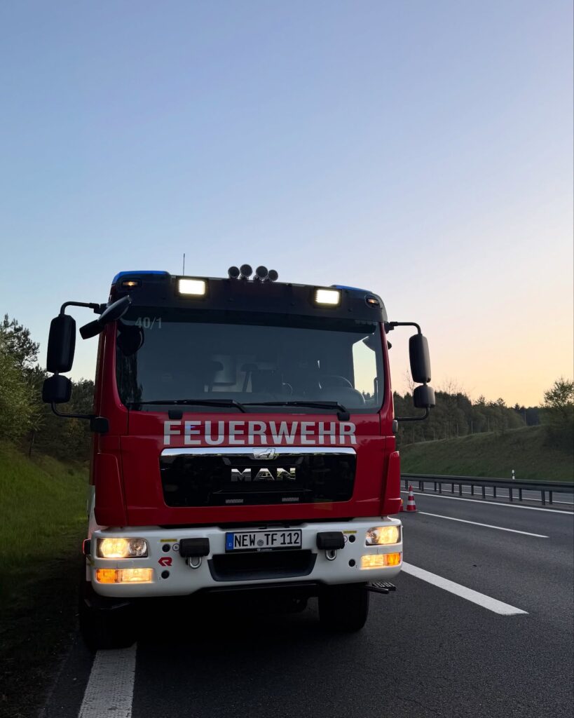 feuerwehr_taennesberg__2025-04-30T173734.000Z_1-819x1024 THL 4 Verkehrsunfall A6 > Nürnberg